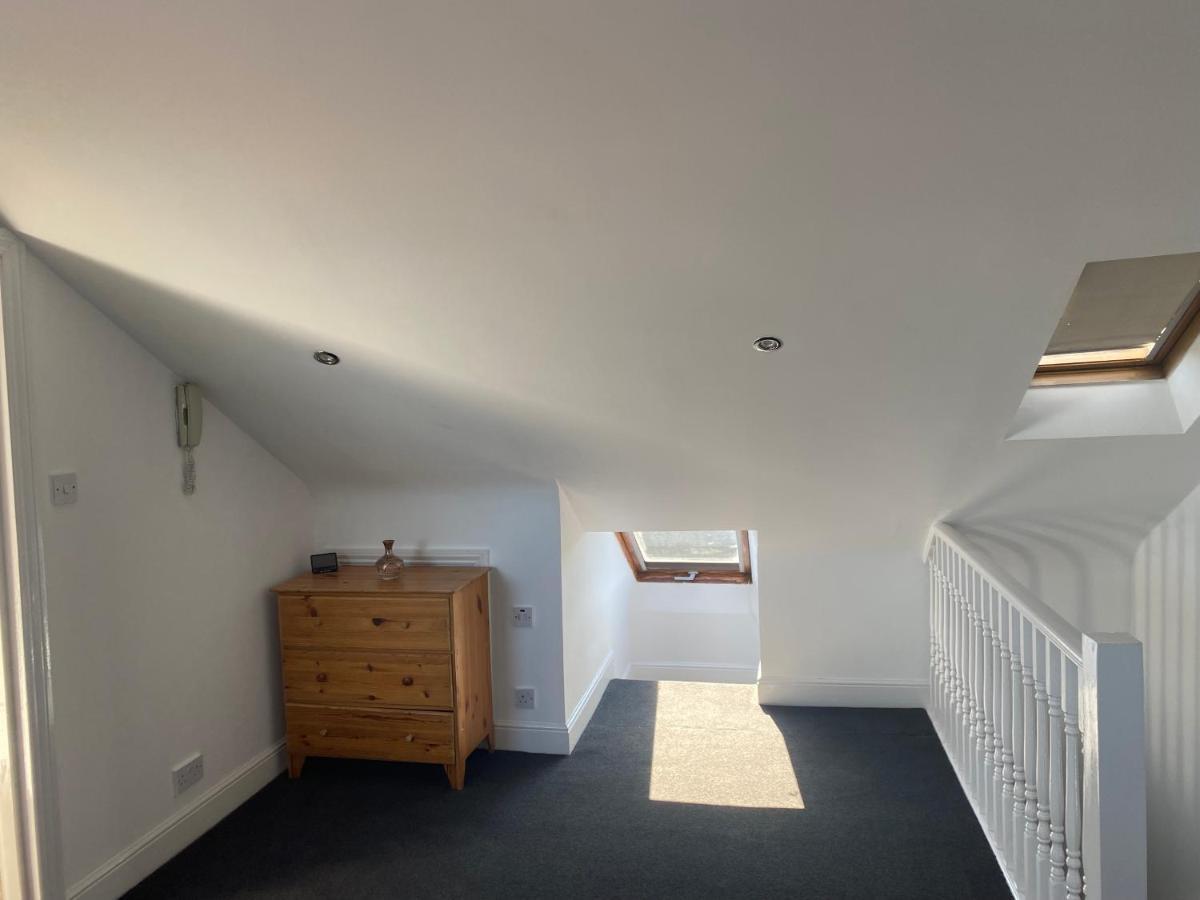 Studio Flat Hatch End Extérieur photo